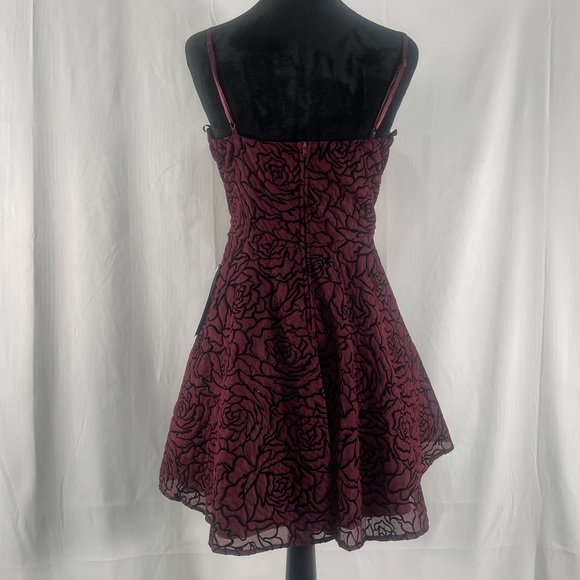 B Darlin fit and flare magenta black short dress floral print, Large,NWT - Picture 4 of 10